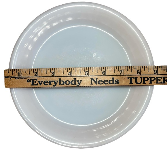 Vintage Fire King Peach Lusterware Behive Bowls Set of four and Pie Dish. - Picture 7 of 8